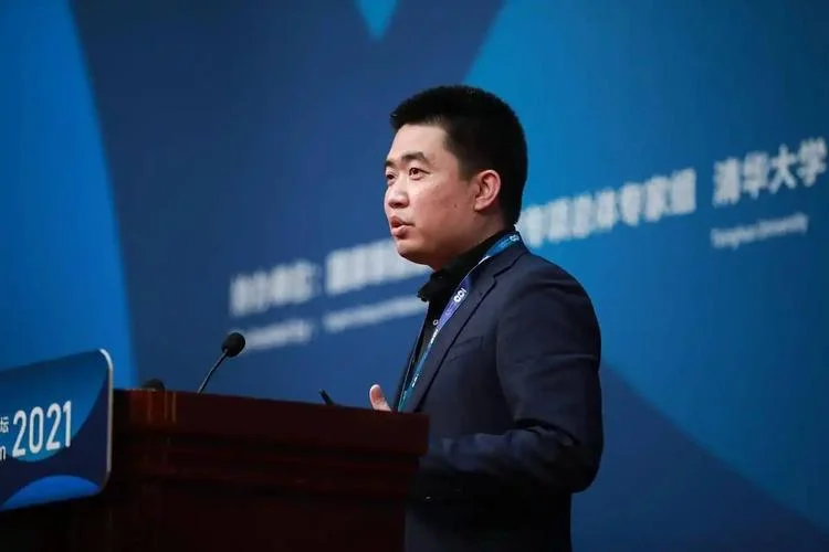 汽车之家李想英文介绍-汽车之家创始人李想