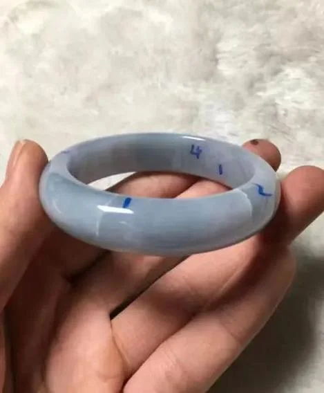 梦见玉碎两半了_1