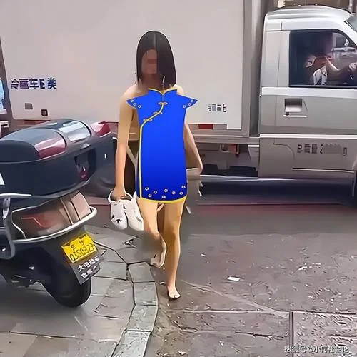 梦见自己身上没衣服_2