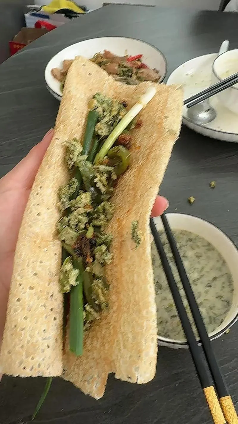 煎饼卷大葱的介绍_2