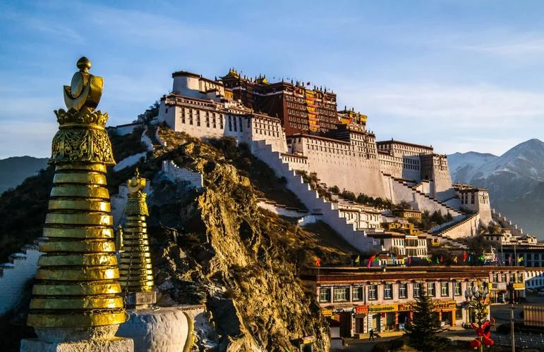 布达拉宫介绍及图片-布达拉宫简介配图