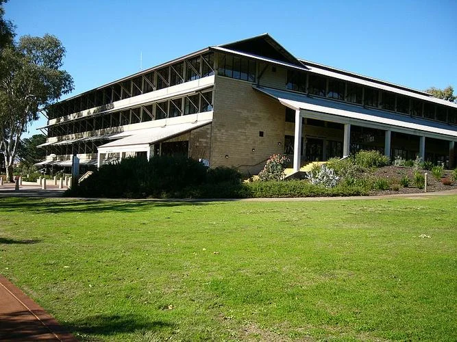 澳大利亚莫多克大学_1
