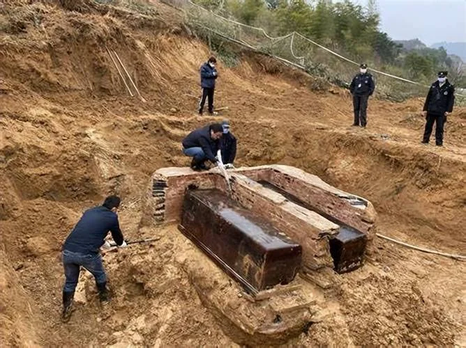 梦到死人在棺材里_2
