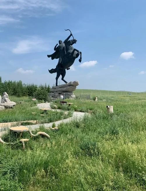 乌拉盖旅游景点描述_1