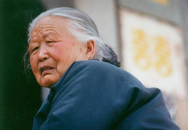 梦见故去的妈妈_1