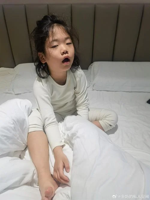 做梦的小朋友_1