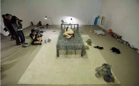 女子裸睡 以为做梦-女裸睡疑梦