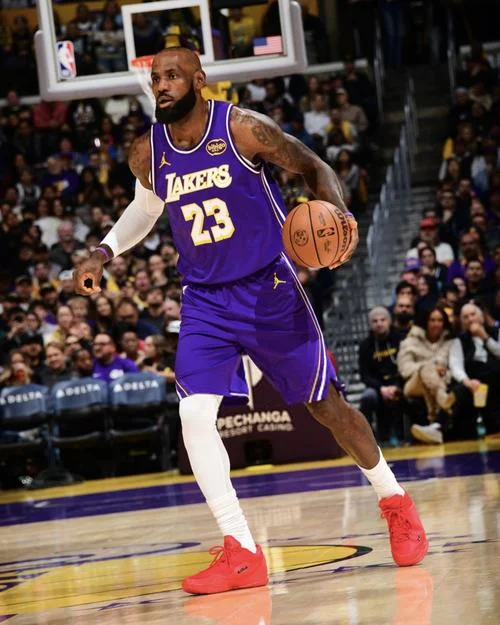 nba湖人vs国王在哪里看_1