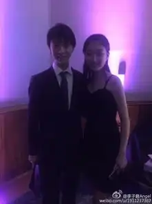 李子君羽生结弦合照搞怪