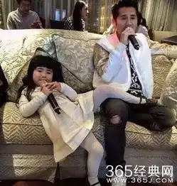 甜馨已经逆袭成美少女了,接下来就看王栎鑫家单眼皮的女儿啦
