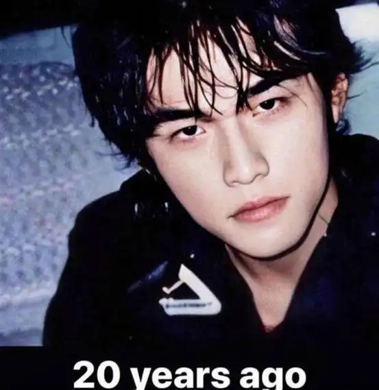 周杰伦晒20年前旧照,网友被帅哭了奶茶夺走了我们的男神