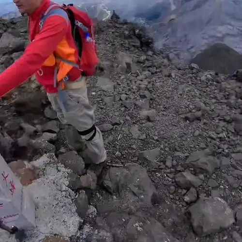 五一期间夫妻登山后妻子消失,最终遗体被找到