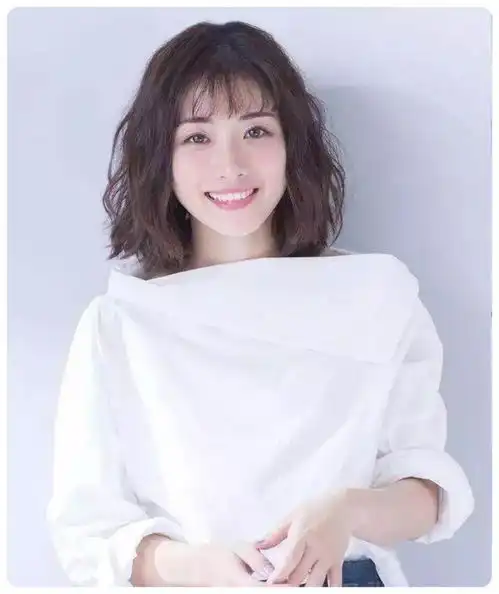 换个发型换脸这4款夏日短发让你秒变v脸