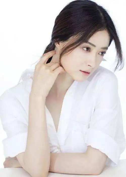 娱乐圈中无人敢对她潜规则曾当众骂孙俪贱人,如今的她太红