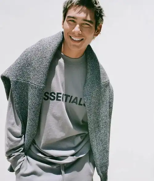 一边骂jerry圈钱,一边争当fog潮人nike