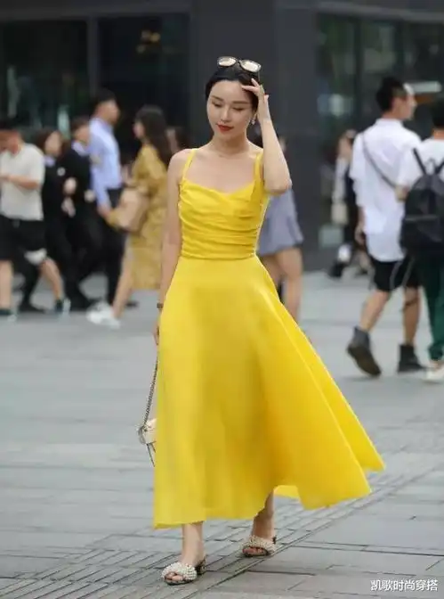 魅力四射的穿搭,温婉明艳很洋气