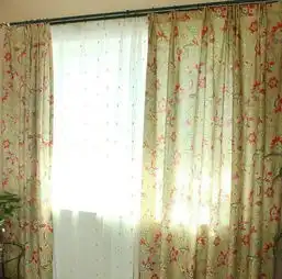 家居装饰清新淡雅素色窗帘演绎凉爽夏天
