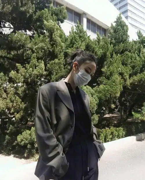 王鸥穿搭显气质超精致,试试这些穿搭,你也可以秒变女神