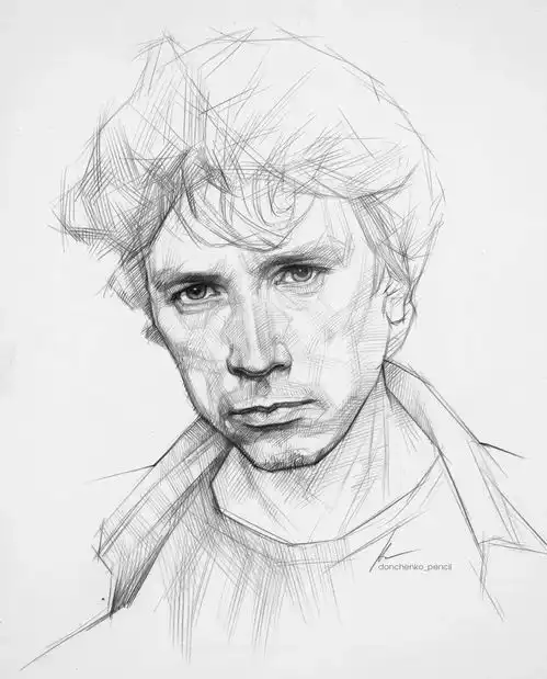 这组素描速写人物,排线整齐结构到位造型形象