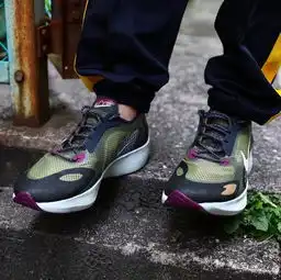 日系风格加持nike顶尖黑科技跑鞋vaporstreet新配色曝光