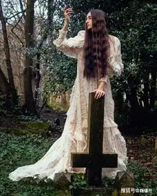 模特撞脸世界名画蒙娜丽莎一夜闻名闻名欧洲时尚圈