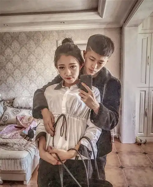 他是新的快手一哥靠社会摇发家,年入千万买完宾利又买超跑