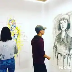 受够了朋友圈同角度九宫格自拍路子超野的自画像了解一下