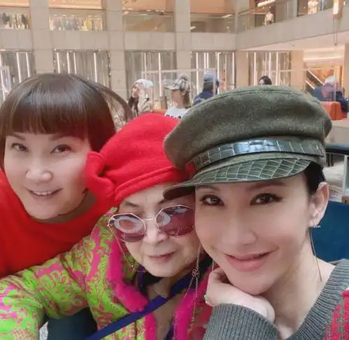 震惊李玟去世详情曝光,李思林谈细节,妈妈不离不弃感人爆泪