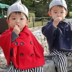 日本妈妈po了一组双胞胎兄弟的可爱穿搭日常,瞬间萌化几十万人...