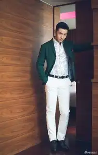 组图硬汉也绅士黄晓明轮廓深邃尽显铁汉柔情