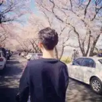好久没装了装一个看看谁耳朵好事,听听女孩们说的啥