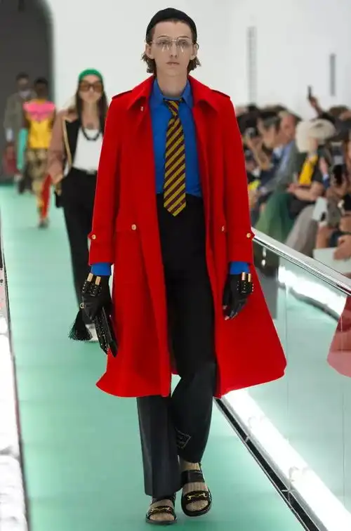 新年穿新年红,好运一整年