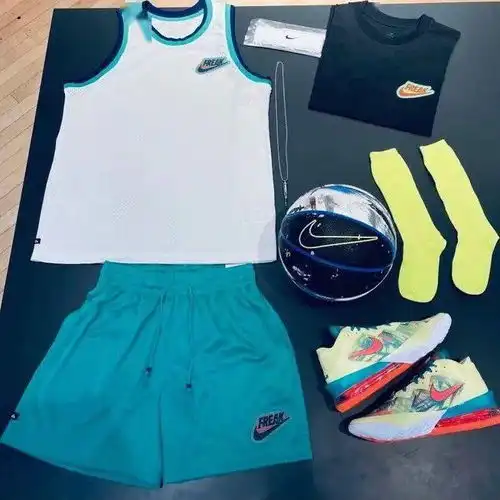 nike潮人从不缺乏解锁各种时尚穿搭