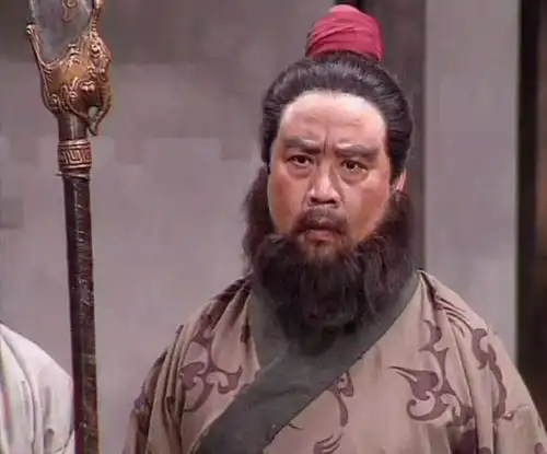 关羽帐下有3大谋士,6大战将,7个师兵力难怪刘备不发兵支援
