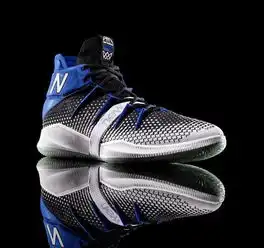 放弃nike就为他,伦纳德踩小卡一代登场,球迷这鞋太丑了