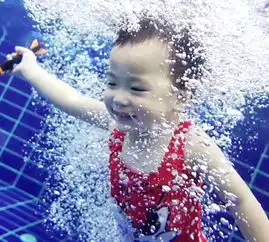 超值仅39元抢购原价500元昆山优瑞国际1大1小亲子游泳儿童水下摄影一组杂志册一本宝宝游乐区...