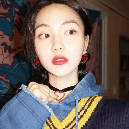 头像丨你别看现在这么多单身狗很多都在等回不来的人