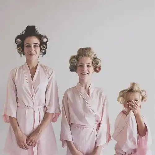 母女三人拍换衣写真张张有趣