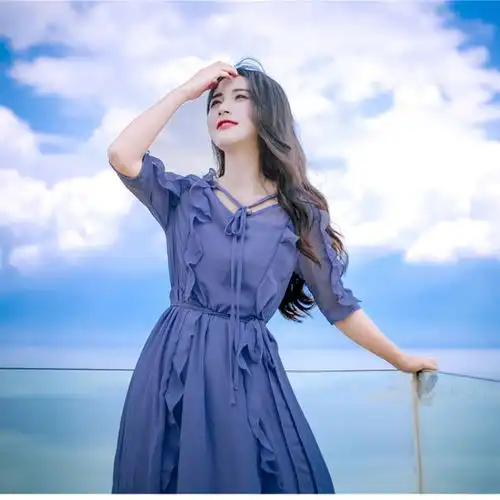 时尚修身搭配,显瘦显美,散发知性优雅的气息