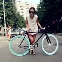 只因那时年少爱把承诺说的太早女生头像