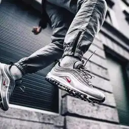 20年前的运动鞋是什么样子nikeairmax97创世重生,引爆秋季运动风暴