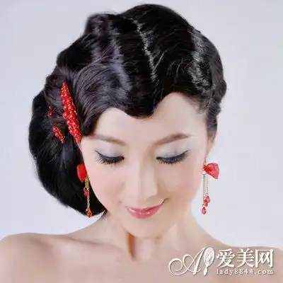 高贵复古气质新娘发型幸福感满溢