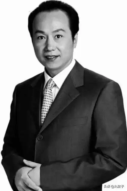 罗京的25年,记住了多少人的青春他墓前的鲜花从来没断过