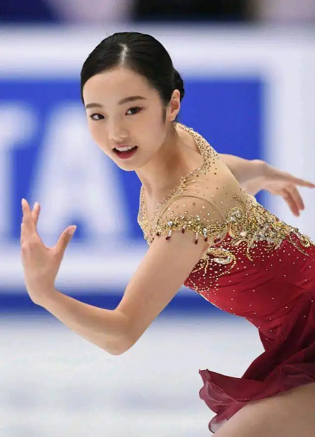 本田真凛花样滑冰界真正的白富美,出身亿万家族的冰上精灵