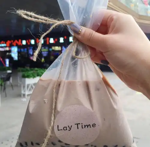 最近超火的塑料袋奶茶,少女心的包装,网友不买保证后悔