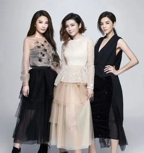 又见she同框为陈嘉桦庆生姐妹相聚,三人各有各的美