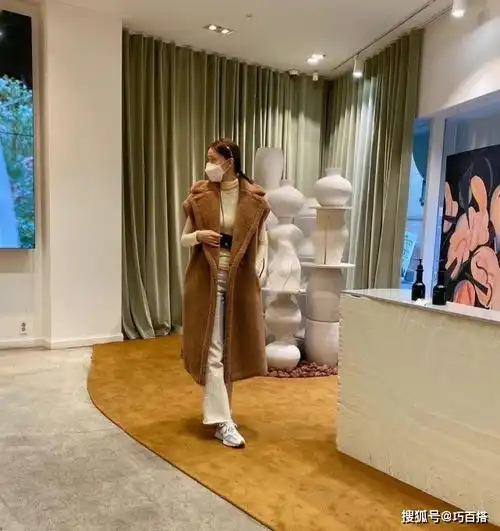 又是迷上林允儿的一天,私服穿搭变着法的美,不愧是顶流巨星