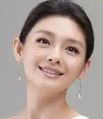 时尚女星最具芭蕾气质发型3