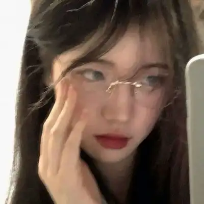 网易云热评分手三个月,我建了一个小号,换成她的头像和昵称,发了条