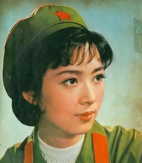 80年代爆红,因流氓案断送演艺生涯,隐匿美国多年70岁再轰动全网